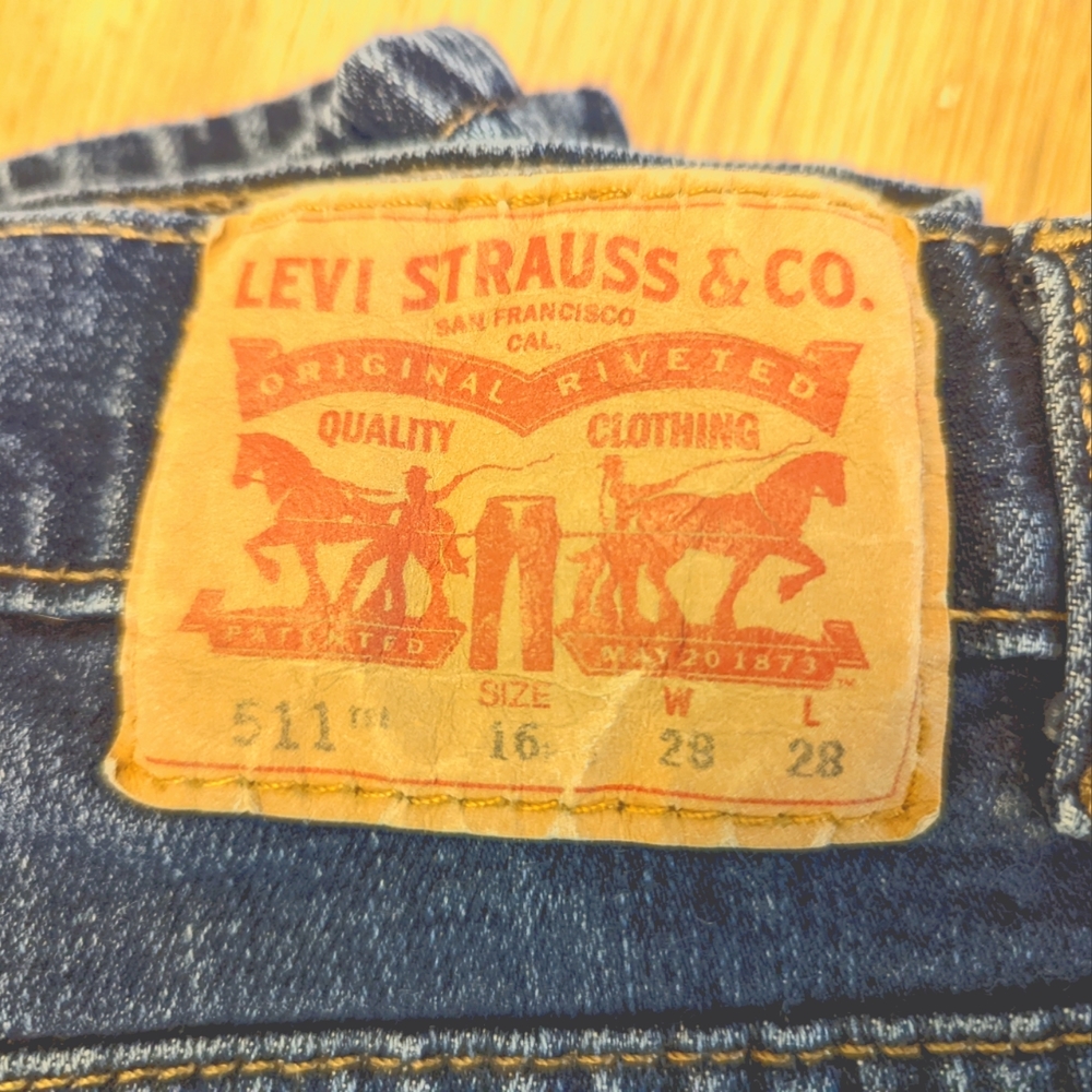 28X28 Levi 511 (16R) jeans
